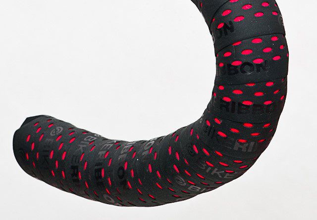 BIKE RIBBON | Cinta de Manillar Perforada Drops (Negro-Rojo)
