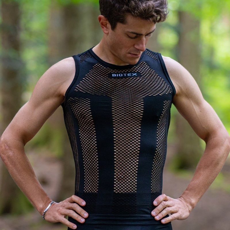 BIOTEX | Camiseta Interior PIUMA sin costuras, confeccionada en malla elástica -negro M-L