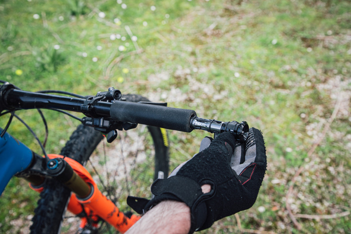 ZÉFAL | Multiherramienta y Kit de reparación Tubeless integrado en el manillar Z Bar Tool
