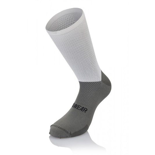 MB WEAR | Calcetines de Ciclismo PRO-GRAPHENE blanco