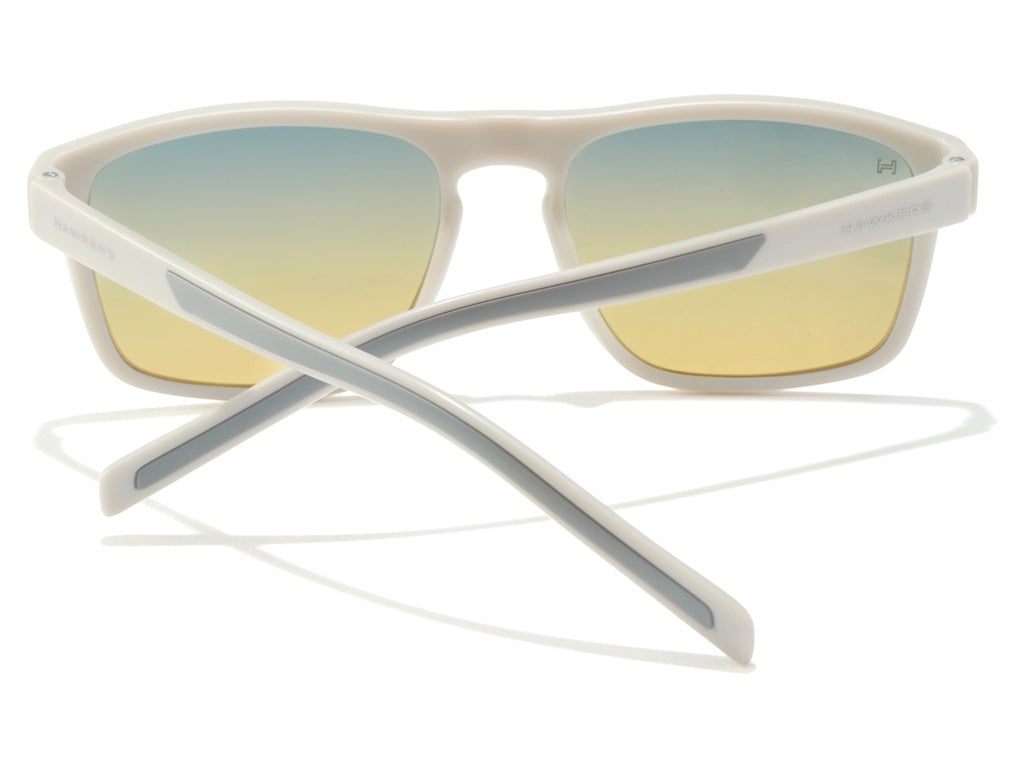HAWKERS | Gafas LION blanco mate - dorado cairo