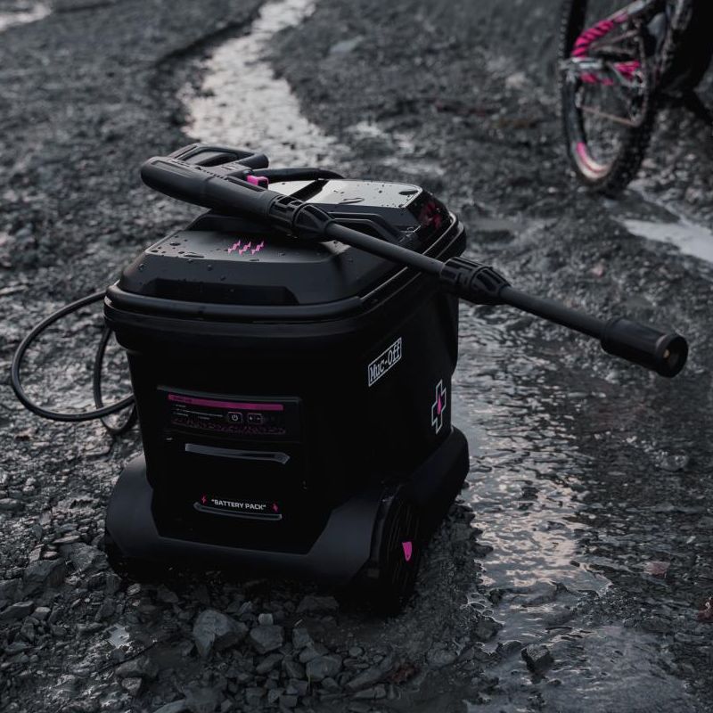 MUC-OFF | Limpiador eléctrico de bicicletas MOBILE PRESSURE WASHER